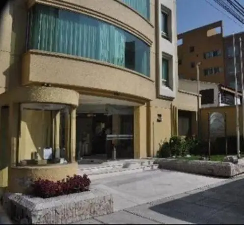 La Colina Suites 