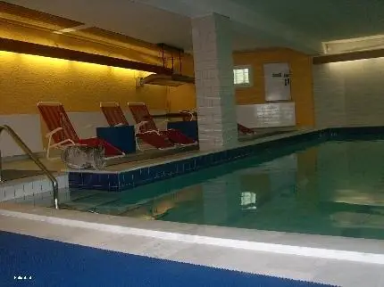 Hotel Meran Hallenbad & Sauna 