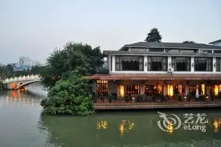 Ronghu Lake Hotel 