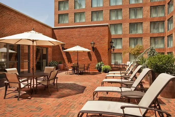 Sheraton Suites Old Town Alexandria 