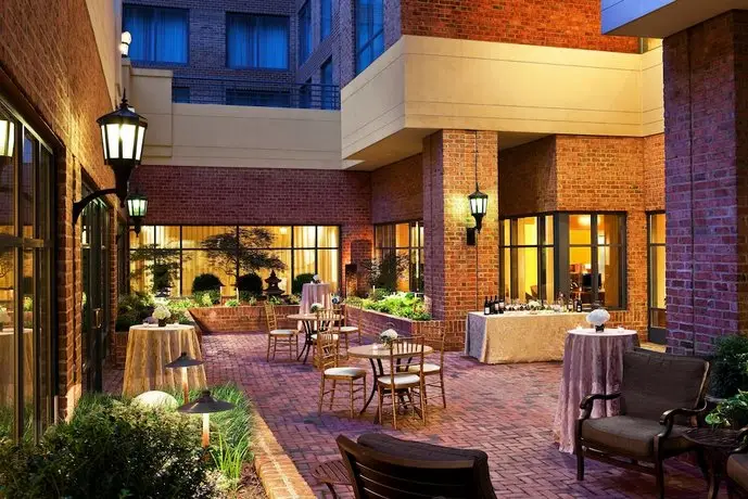 Sheraton Suites Old Town Alexandria 