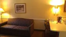 Nashville Airport Inn & Suites 