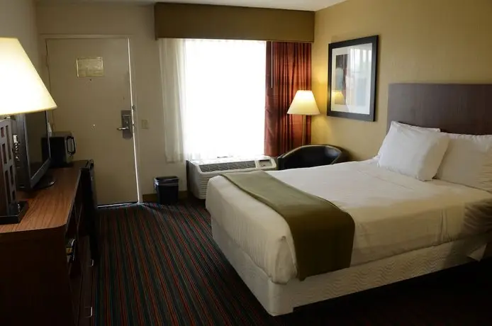 Baymont by Wyndham Nashville Airport Briley Hotel 