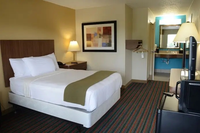 Baymont by Wyndham Nashville Airport Briley Hotel 