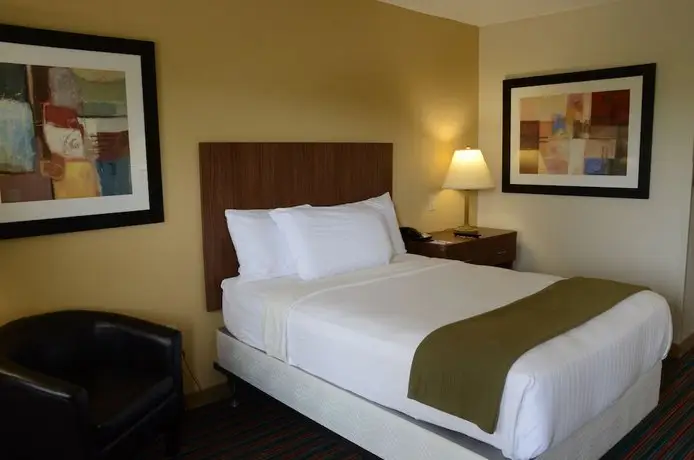 Baymont by Wyndham Nashville Airport Briley Hotel 