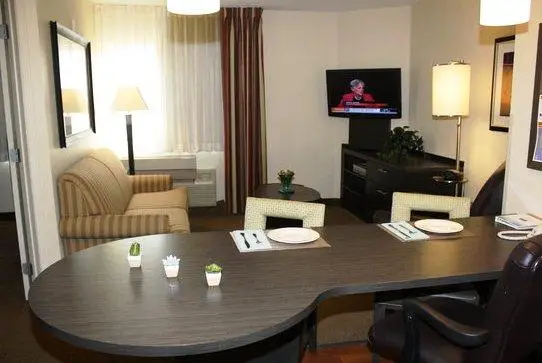 Candlewood Suites Austin - South 