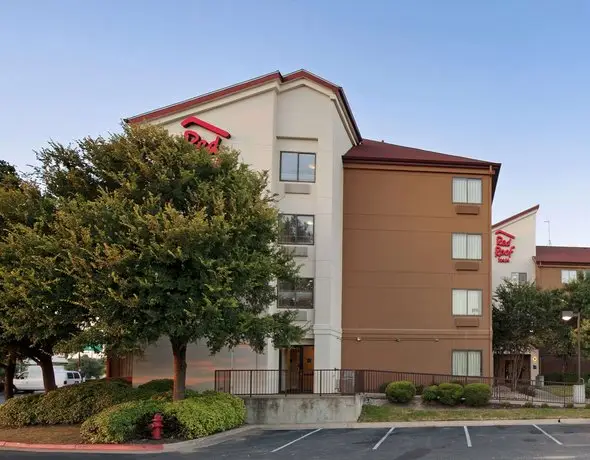 Red Roof Inn PLUS+ Austin South