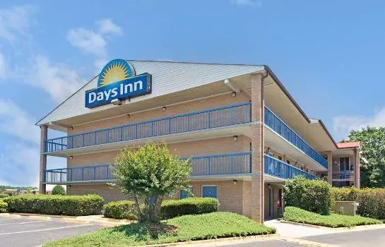 Days Inn by Wyndham Charlotte Northlake