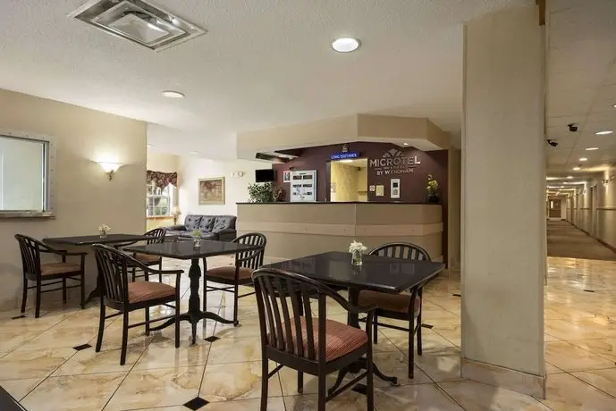 Microtel Inn by Wyndham Charlotte Airport 