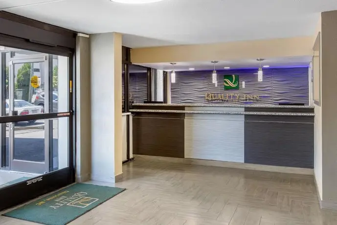 Quality Inn Airport-Near Uptown