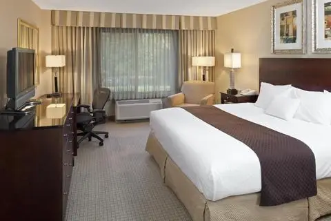 DoubleTree by Hilton Charlotte Airport 