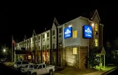 Microtel Inn & Suites by Wyndham Charlotte/University Place 