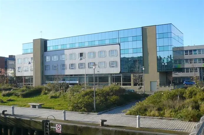 Hotel Les Gens De Mer Dunkerque by Popinns