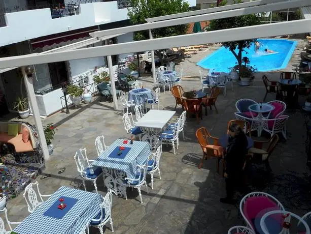 Yianna Hotel