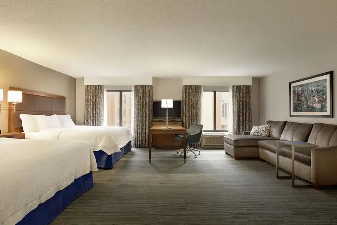 Hampton Inn & Suites Nashville Downtown 