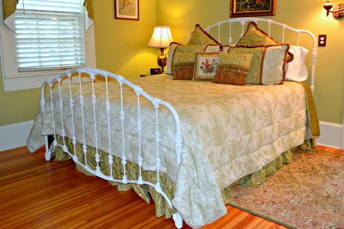 Pettigru Place Bed & Breakfast 