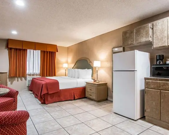 Quality Inn & Suites Near The Border 