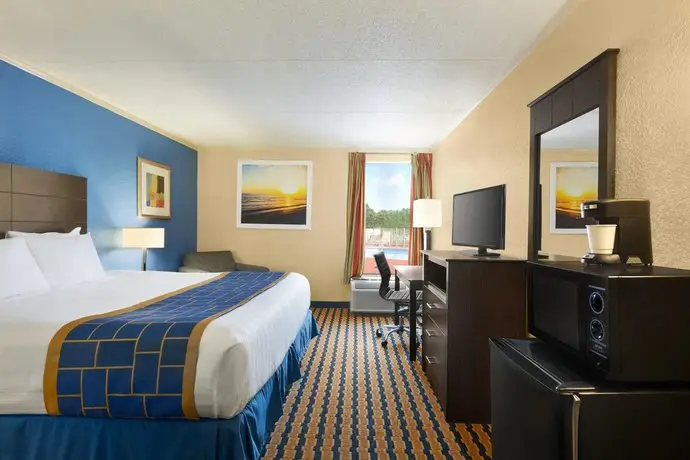 Days Inn & Suites by Wyndham Fayetteville NW Ft Bragg