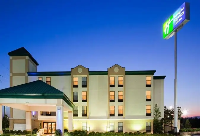 Holiday Inn Express Fort Bragg Fayetteville 