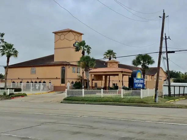 Days Inn & Suites by Wyndham Pasadena 