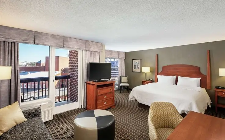 Hampton Inn & Suites Greenville-Downtown-Riverplace 