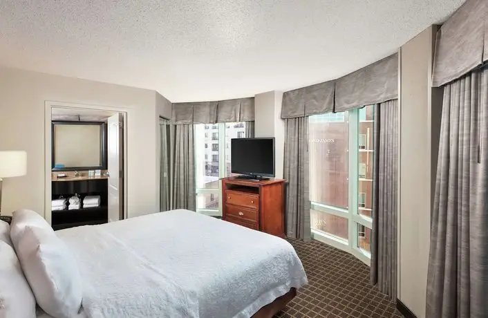 Hampton Inn & Suites Greenville-Downtown-Riverplace 