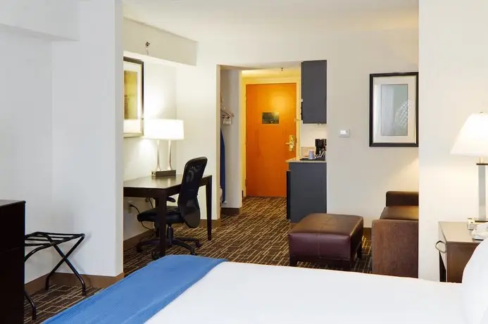 Holiday Inn Express Hotel & Suites Greenville-Downtown 