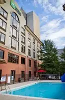 Holiday Inn Express Hotel & Suites Greenville-Downtown 