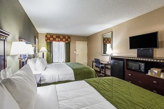 Quality Inn & Suites Haywood Mall Area 