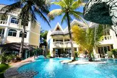 Paradise Bay Beach & Watersport Resort 