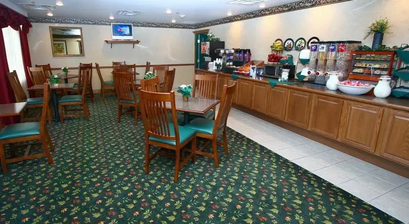 Country Inn & Suites by Radisson Chambersburg PA 