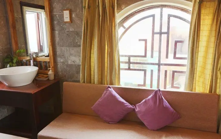 Vinh Hung Library Hotel 