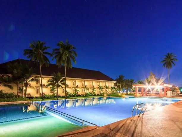 Novotel Chumphon Beach Resort And Golf