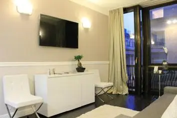 The Place Golden Suite Milan 