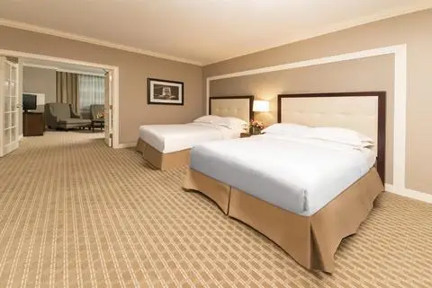 Hilton Indianapolis Hotel & Suites 