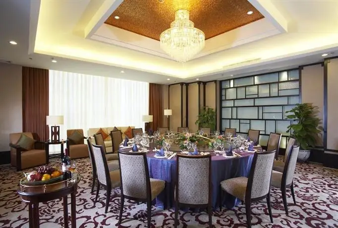 New Century Qingtian Zhengda Hotel 