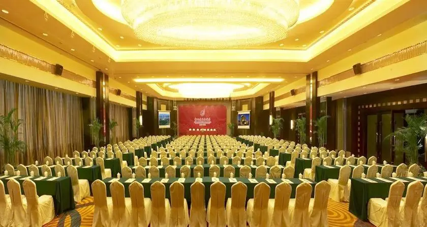 New Century Qingtian Zhengda Hotel 