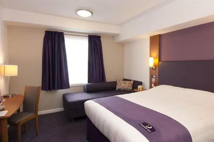 Premier Inn Luton Airport 