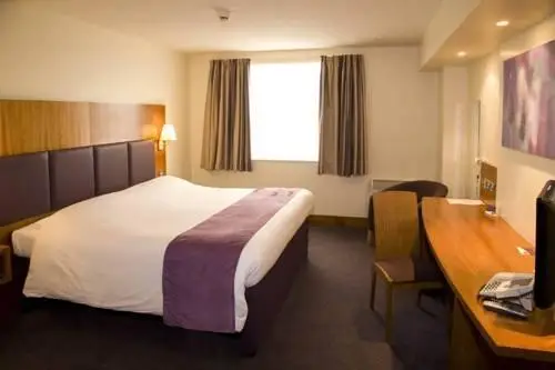 Premier Inn Luton Airport 