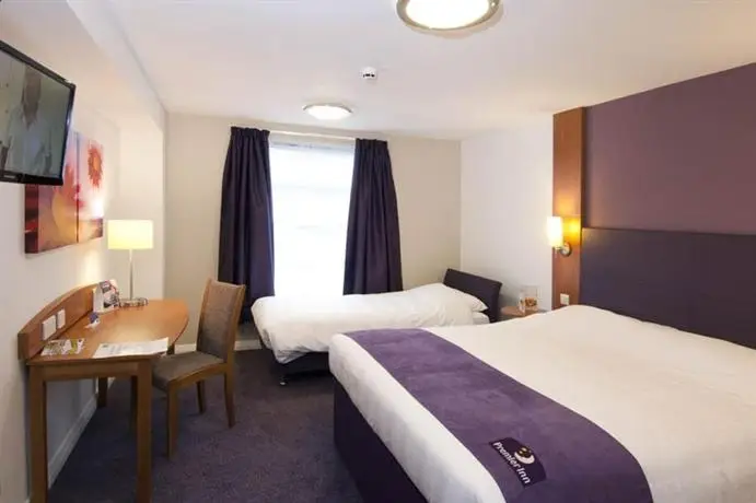 Premier Inn Luton Airport 