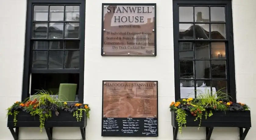 Stanwell House Hotel