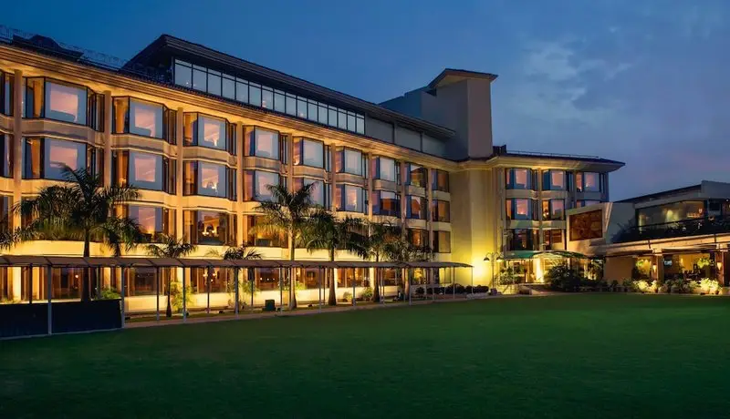 Hotel Mountview Chandigarh 