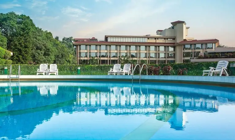 Hotel Mountview Chandigarh 