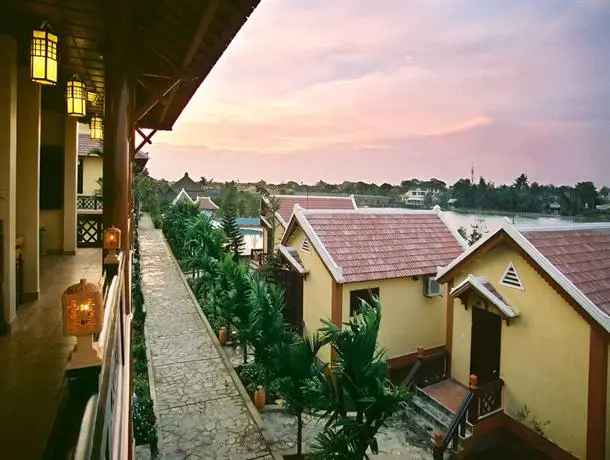 Pho Hoi Riverside Resort 