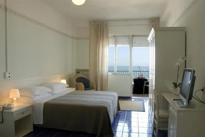 Caravelle Hotel Cattolica