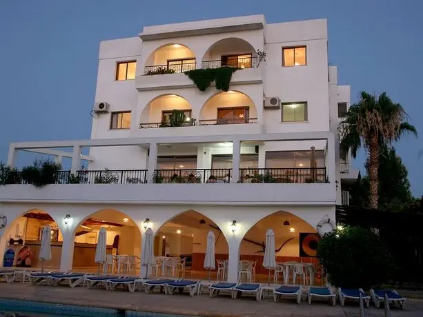 Stephanos Hotel Apartments 