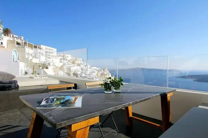 Porto Fira Suites 