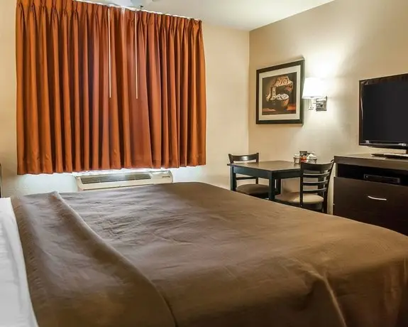 Econo Lodge Inn & Suites Santa Fe 