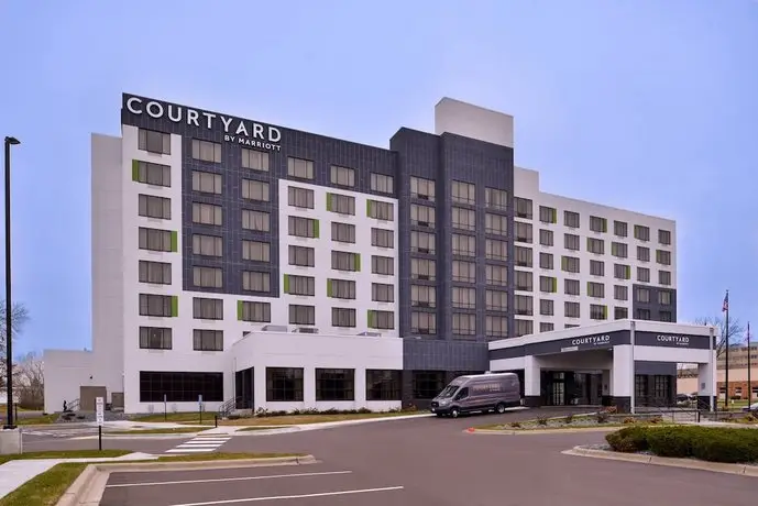 Courtyard by Marriott Minneapolis Edina