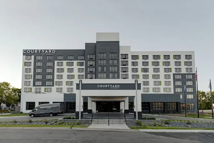 Courtyard by Marriott Minneapolis Edina